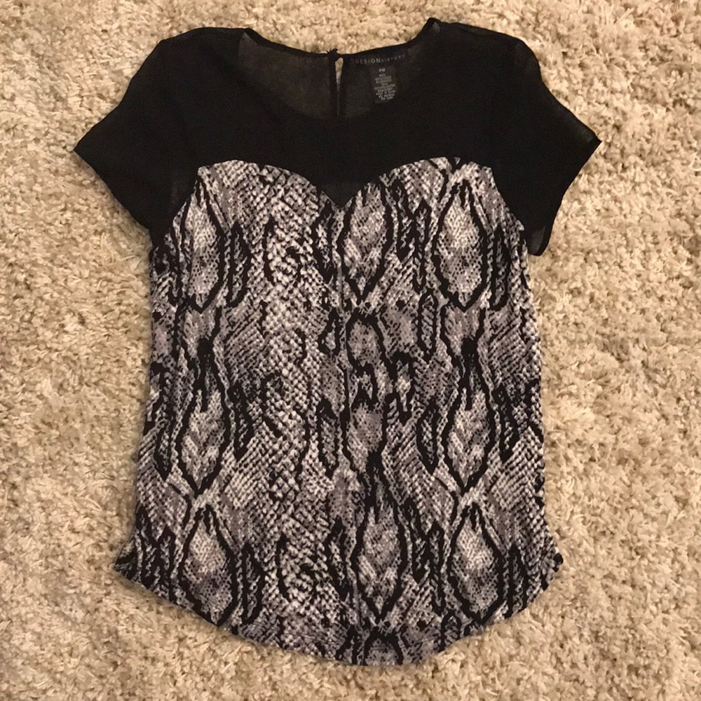 Mess Sweetheart Top